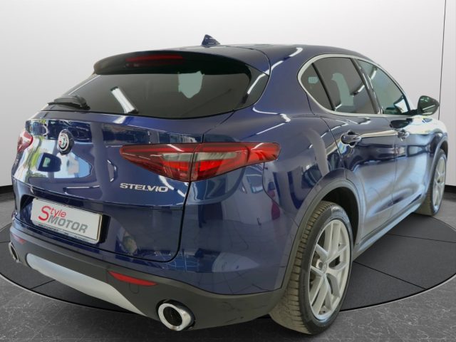 ALFA ROMEO Stelvio usata, con Airbag testa