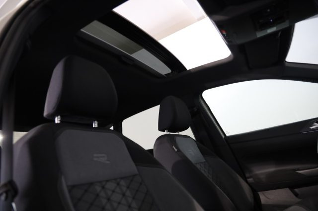 VOLKSWAGEN Taigo usata, con Fari LED