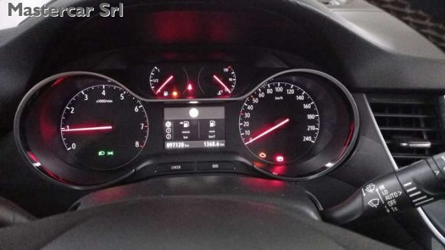 OPEL Crossland X usata, con USB