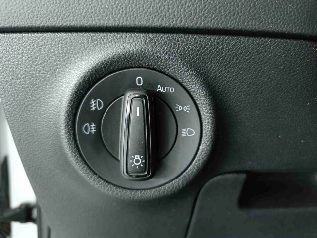 SKODA Karoq usata, con Bluetooth