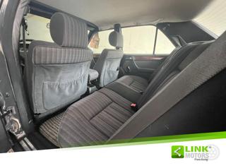 MERCEDES-BENZ E 200 usata 16