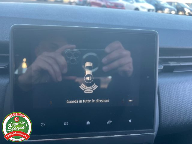 RENAULT Clio usata, con Autoradio