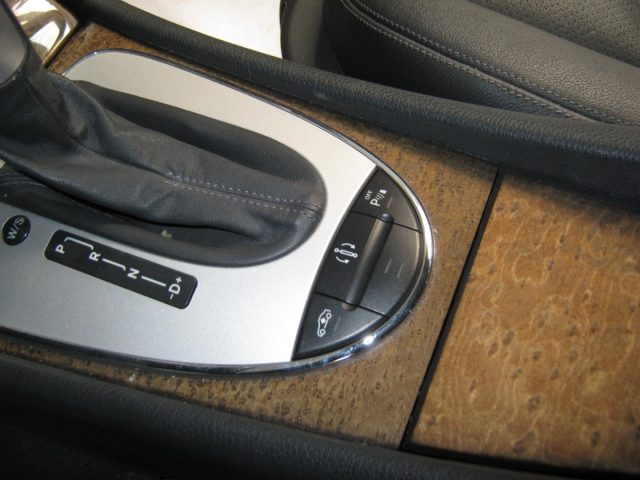 MERCEDES-BENZ E 320 usata, con ESP
