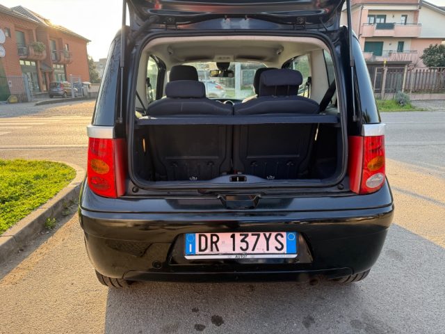 PEUGEOT 1007 usata 13