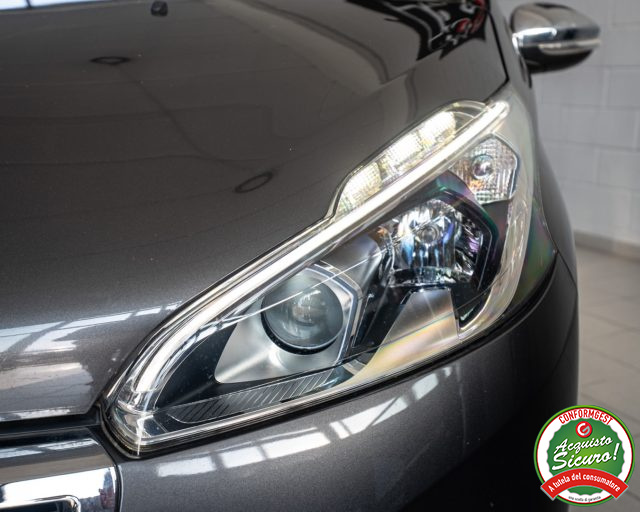 PEUGEOT 208 usata, con Autoradio