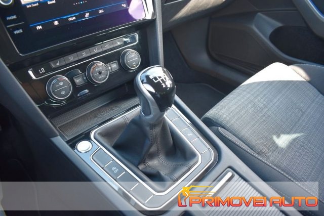 VOLKSWAGEN Passat Variant usata, con Fari LED