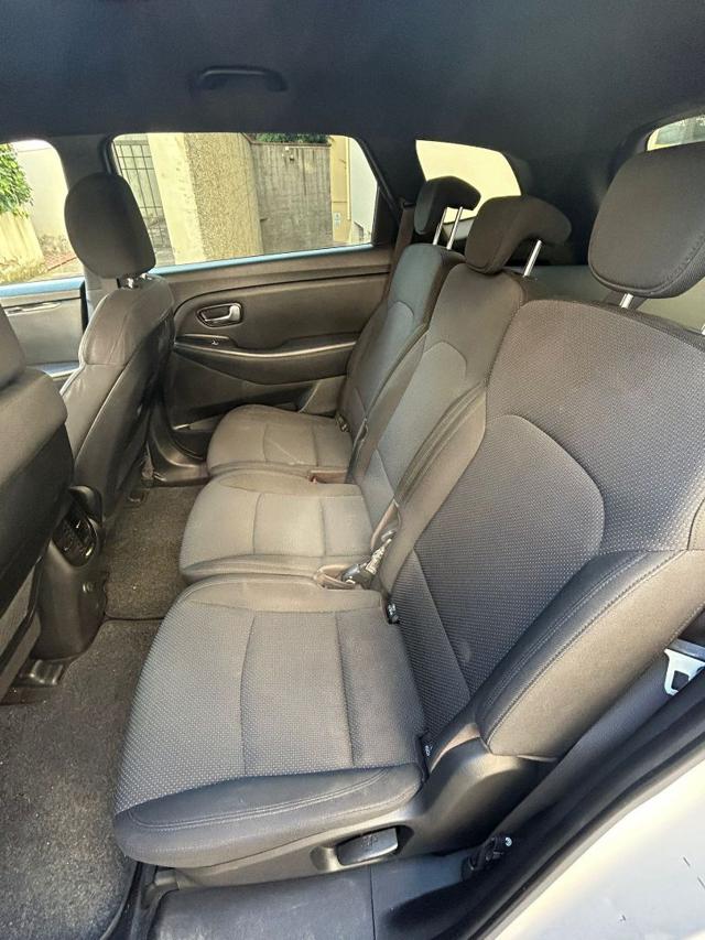 KIA Carens usata, con Climatizzatore automatico, 2 zone
