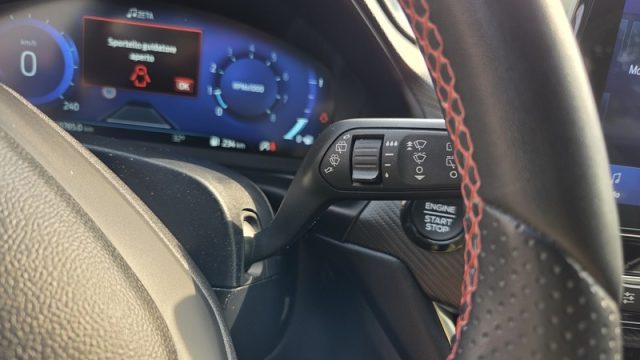 FORD Explorer usata, con Sensori di parcheggio anteriori