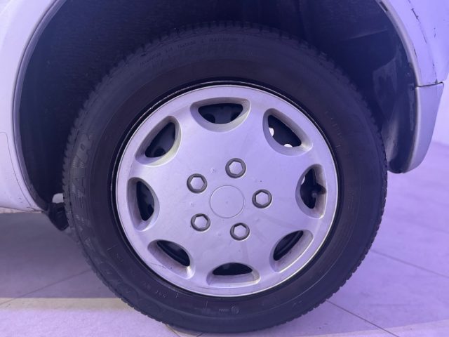 TOYOTA Yaris usata 3