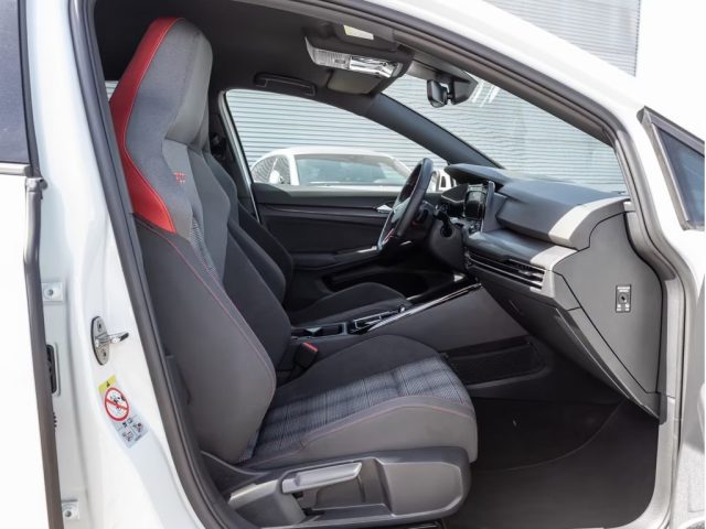 VOLKSWAGEN Golf usata, con Alzacristalli elettrici