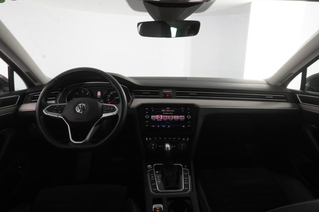 VOLKSWAGEN Passat usata 10