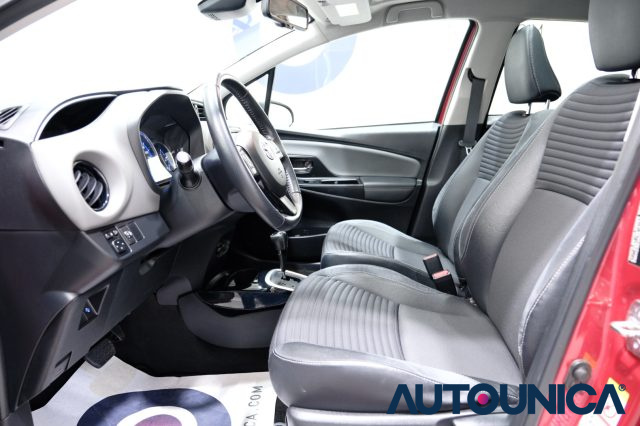 TOYOTA Yaris usata, con Bracciolo