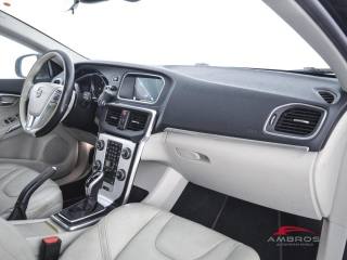 VOLVO V40 Cross Country usata 11