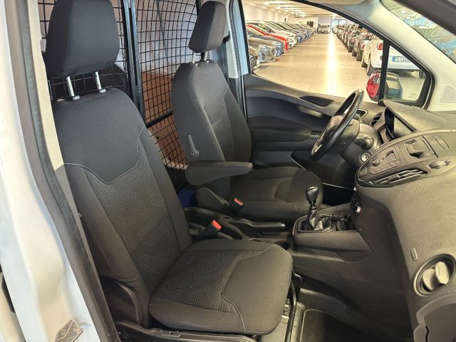 FORD Transit Courier usata, con Volante in pelle
