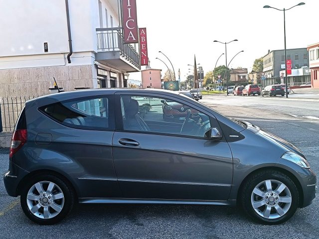 MERCEDES-BENZ A 150 usata, con Hill holder