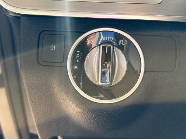 MERCEDES-BENZ E 200 usata, con Vivavoce