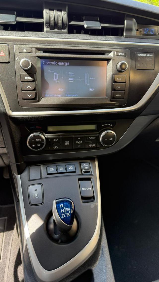 TOYOTA Auris usata, con Sedile posteriore sdoppiato
