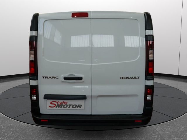 RENAULT Trafic usata 12