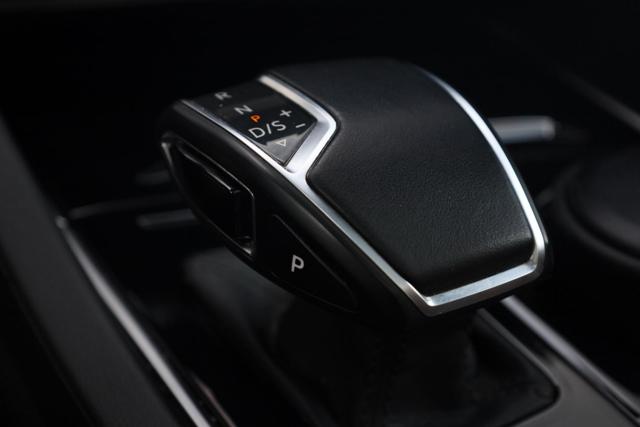 VOLKSWAGEN Touareg usata, con Cruise Control
