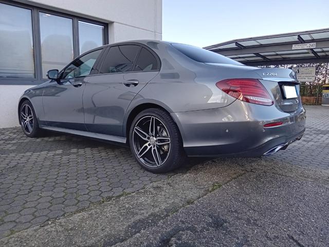 MERCEDES-BENZ E 220 usata, con Boardcomputer