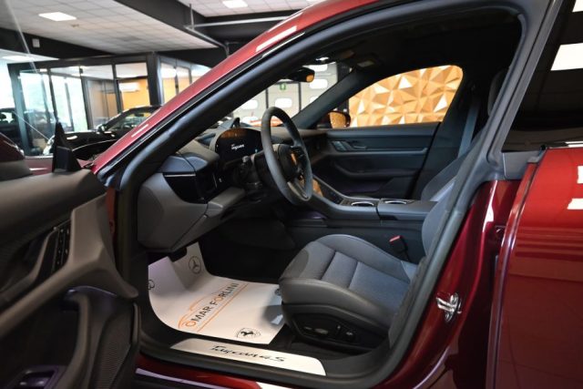 PORSCHE Taycan usata 18
