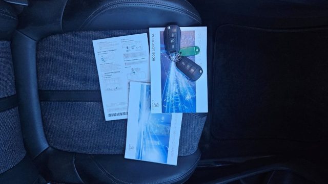 PEUGEOT 5008 usata, con Climatizzatore