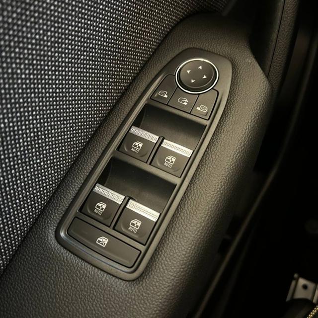 RENAULT Captur usata, con Volante multifunzione