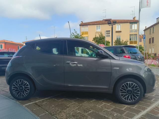 LANCIA Ypsilon usata, con Airbag