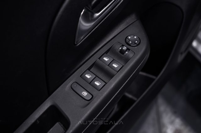 OPEL Corsa usata, con Cruise Control