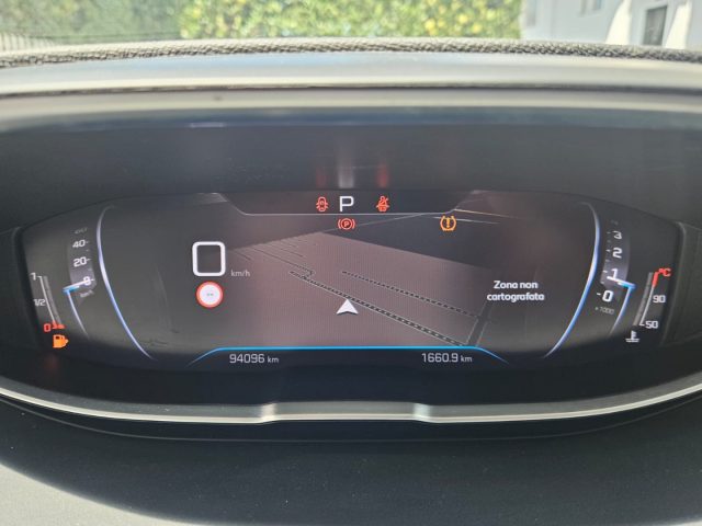 PEUGEOT 3008 usata, con Volante in pelle