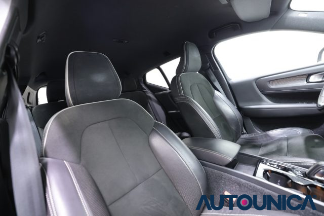 VOLVO XC40 usata, con Telecamera per parcheggio assistito