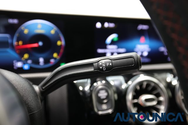 MERCEDES-BENZ A 200 usata, con Leve al volante