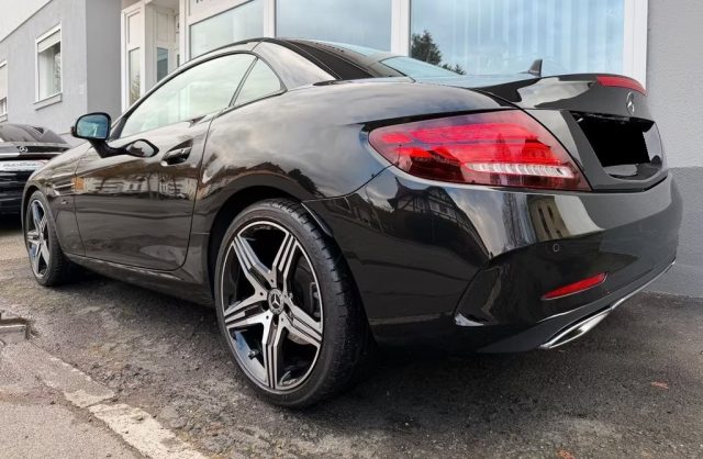 MERCEDES-BENZ SLC 300 usata, con Controllo automatico clima