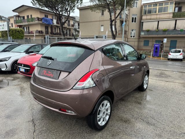 LANCIA Ypsilon usata, con Autoradio