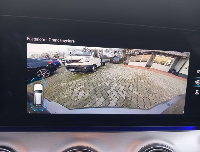 MERCEDES-BENZ E 200 usata, con Servosterzo