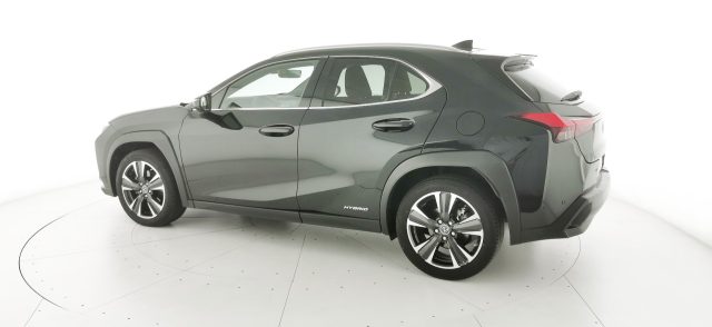 LEXUS UX 250h usata, con MP3