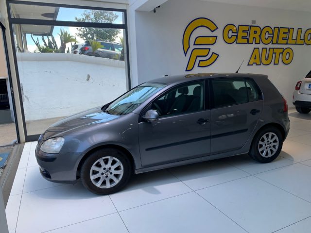 VOLKSWAGEN Golf usata, con Autoradio