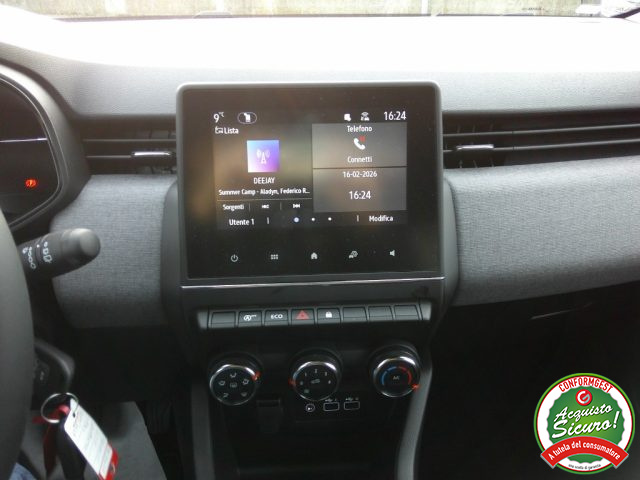 RENAULT Clio usata, con Autoradio digitale