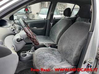 TOYOTA Yaris usata, con Servosterzo