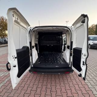 FIAT Doblo usata, con USB