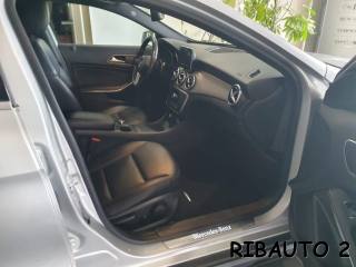 MERCEDES-BENZ GLA 220 usata, con Chiusura centralizzata