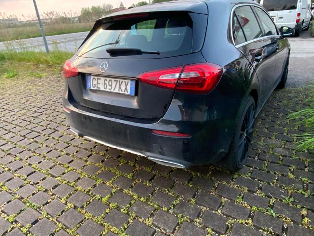 MERCEDES-BENZ A 160 usata, con Alzacristalli elettrici