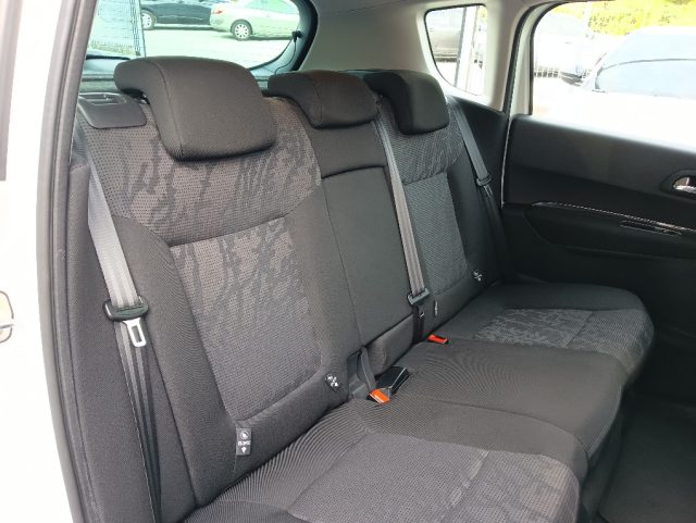 PEUGEOT 3008 usata, con USB