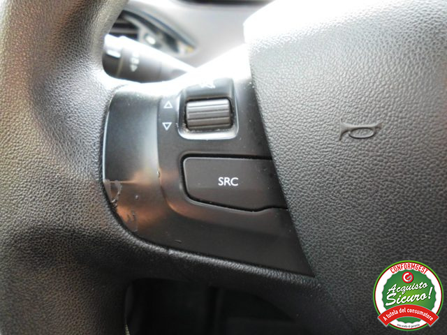 PEUGEOT 208 usata, con Volante multifunzione