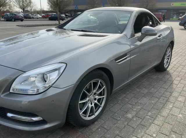 MERCEDES-BENZ SLK 200 usata, con Autoradio