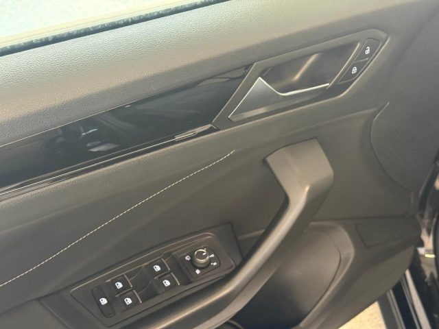 VOLKSWAGEN T-Roc usata, con Frenata d