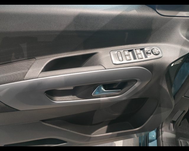 FIAT Doblo usata, con Climatizzatore automatico, 2 zone