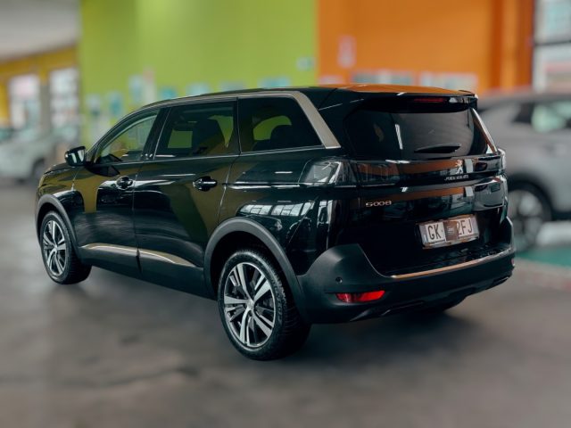 PEUGEOT 5008 usata, con Autoradio