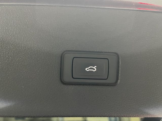 AUDI Q8 usata, con Sedili riscaldati