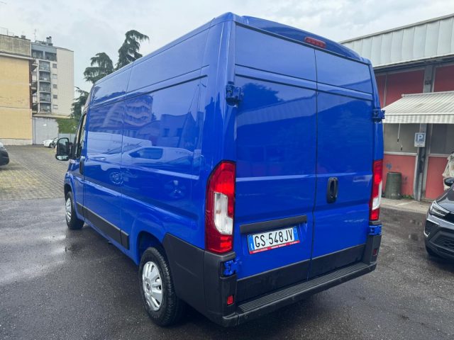 PEUGEOT Boxer usata, con Autoradio